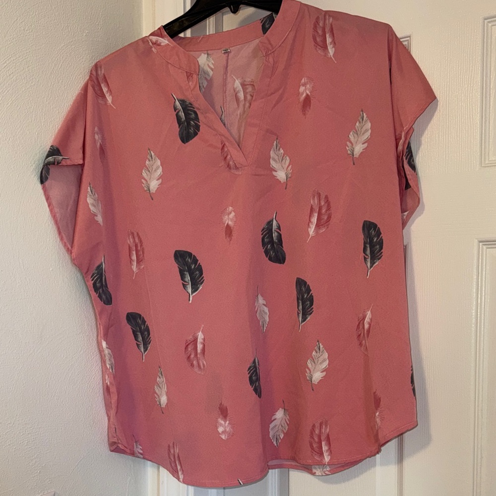 SHEIN Rose-Pink Feather Print Split-Neck Blouse